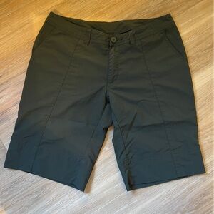 Patagonia Black Hiking Shorts Size 6 outdoor nylon 9in